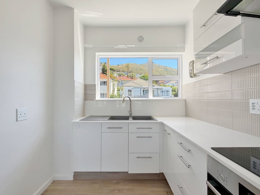 To Let 2 Bedroom Property for Rent in Green Point Western Cape